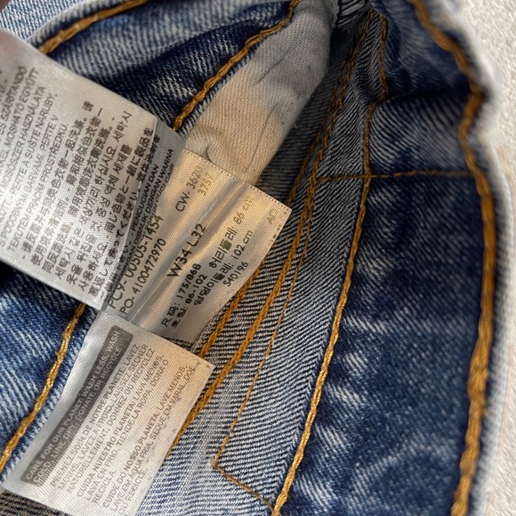 Levis Jeans Mens 34x32 505 Regular Fit Straight Leg Light Wash Blue Denim - Picture 5 of 8